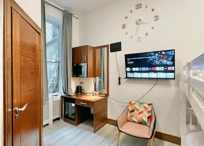 205 Earls Court Rooms Londra